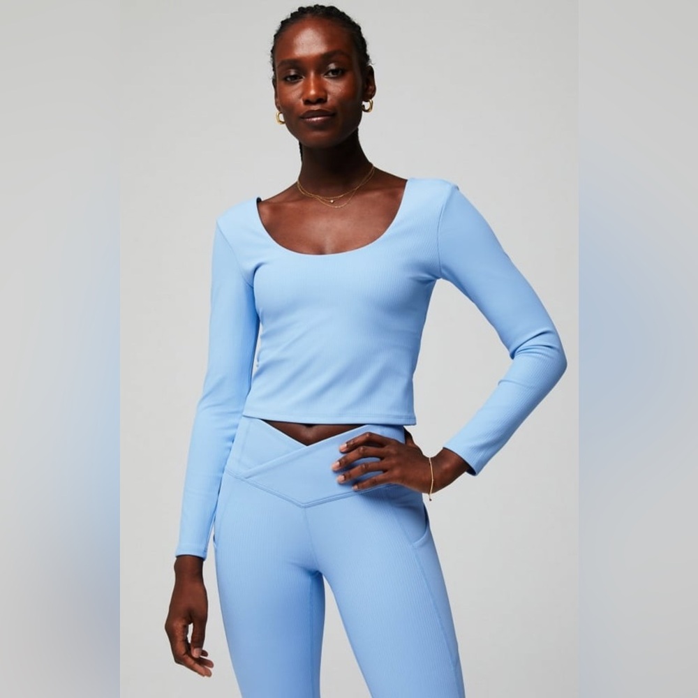 Fabletics Inhale two piece set sky blue XL long